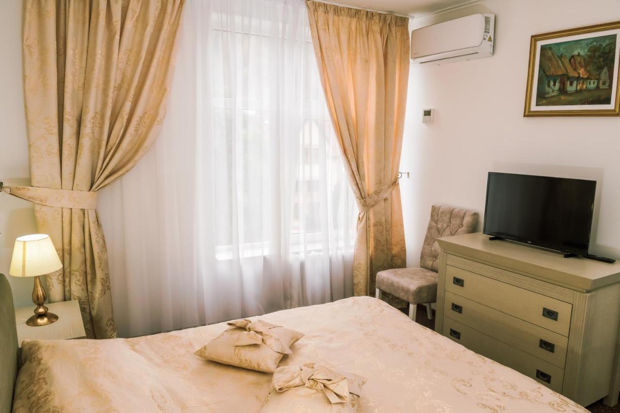 Hotel Cora Bistrita Extérieur photo