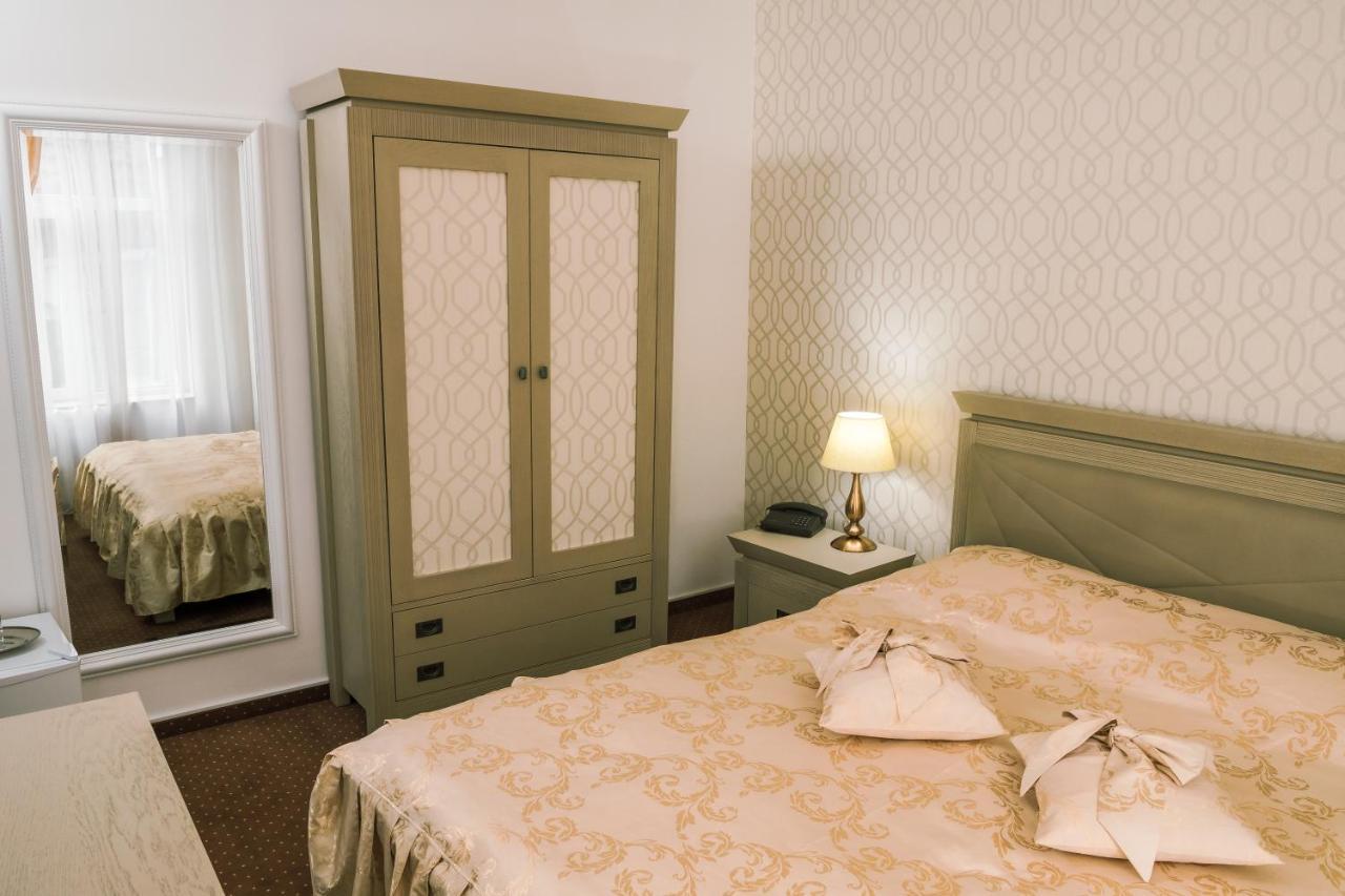 Hotel Cora Bistrita Extérieur photo