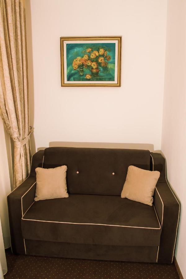 Hotel Cora Bistrita Extérieur photo