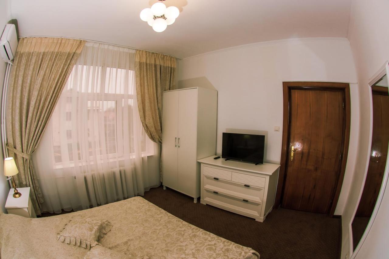 Hotel Cora Bistrita Extérieur photo